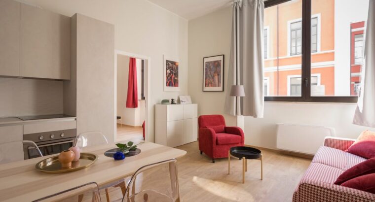 Lakefront 3-Bedroom Vacation House